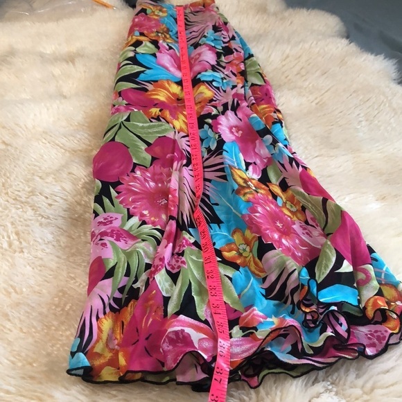 Vibrant floral skirt size 10P - Picture 11 of 11